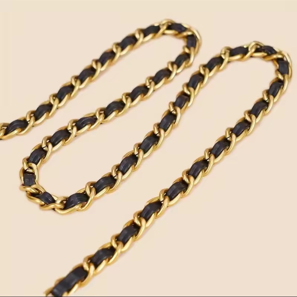 Black Quilted Chain Belt Bag - Picture 11 of 12